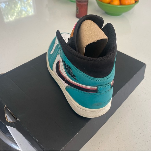 Nike Air Jordan 1 Sneakers South Beach - Picture 7 of 10